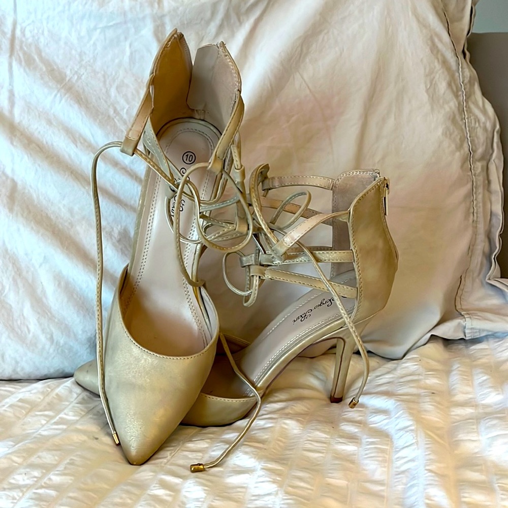 Beautiful lace up gold Sergio Bari heels